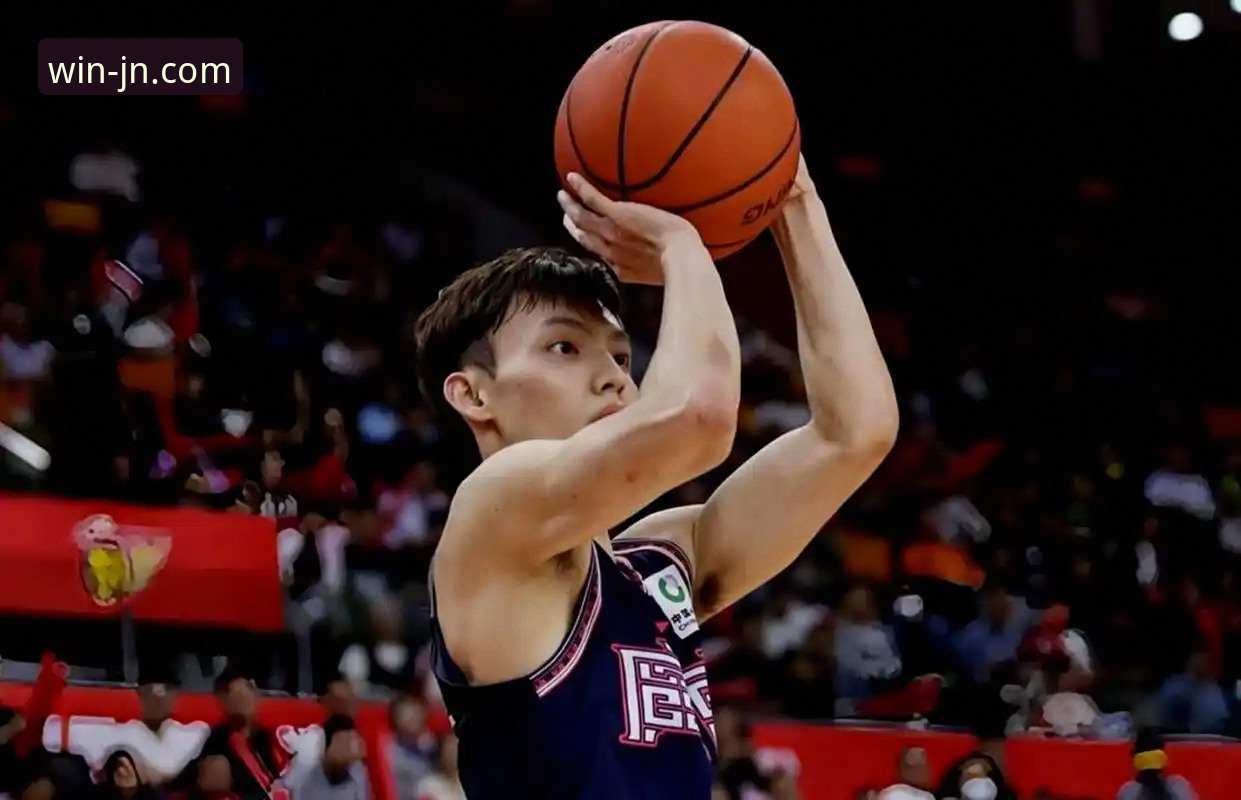 广东77-74逆转宁波，徐杰和奎因如何成为球队支柱？